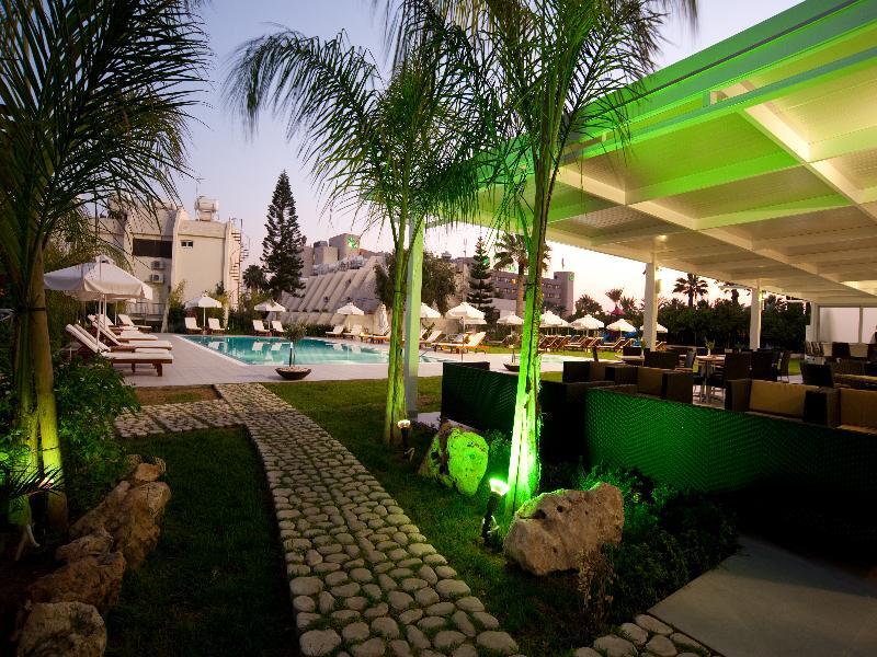Khách sạn hẻo lánh Frixos 3*