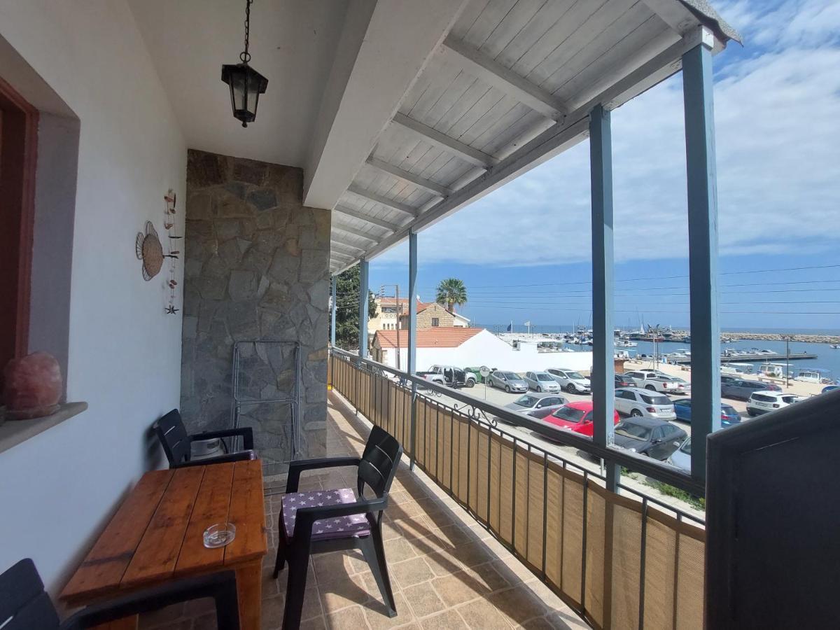 Penthouse With Roof Garden In Zygi Village Marina
