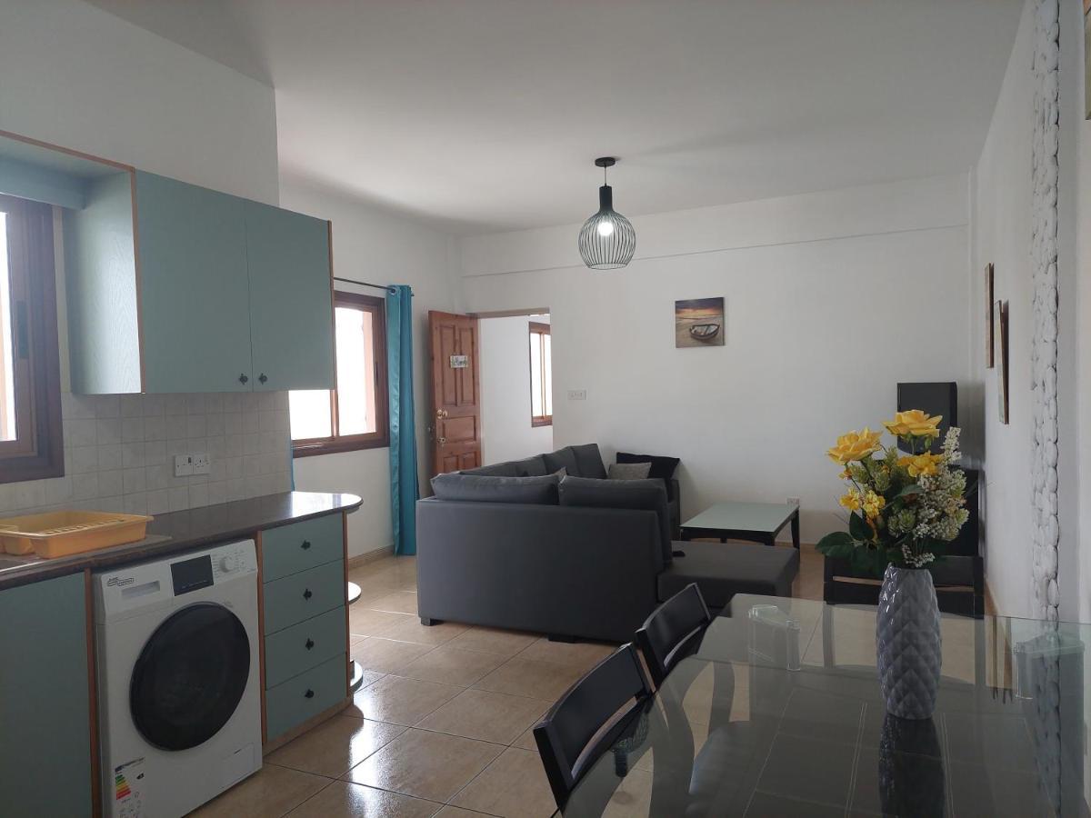 Holiday home Penthouse With Roof Garden In Zygi Village Marina *