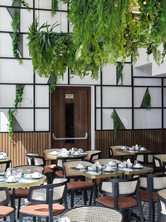 Leonardo Boutique 4* Lárnaca