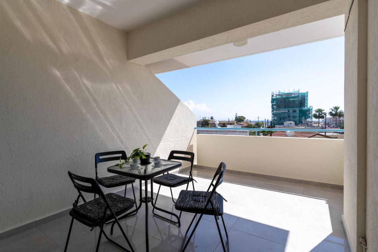 Andrea 3-bedroom In Mackenzie * Larnaca