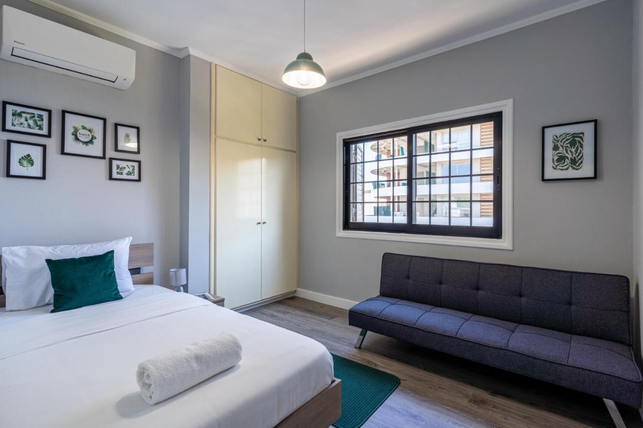 Peale's 2-bedroom In Mackenzie Larnaca