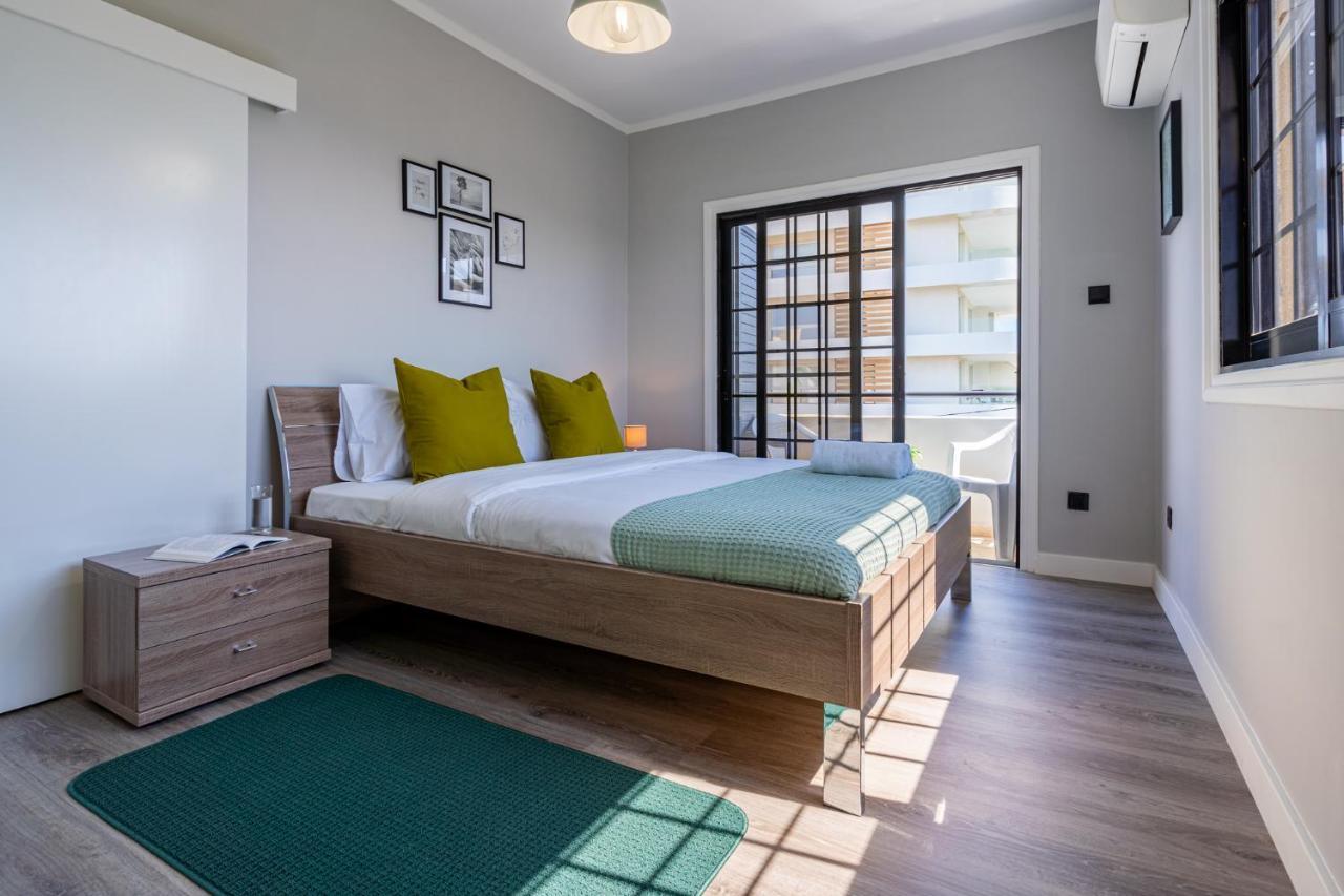 Peale's 2-bedroom In Mackenzie Apartment Larnaca