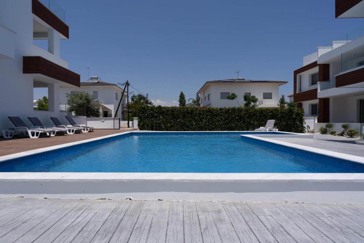 Harmonia 2-br In Livadia Apartment