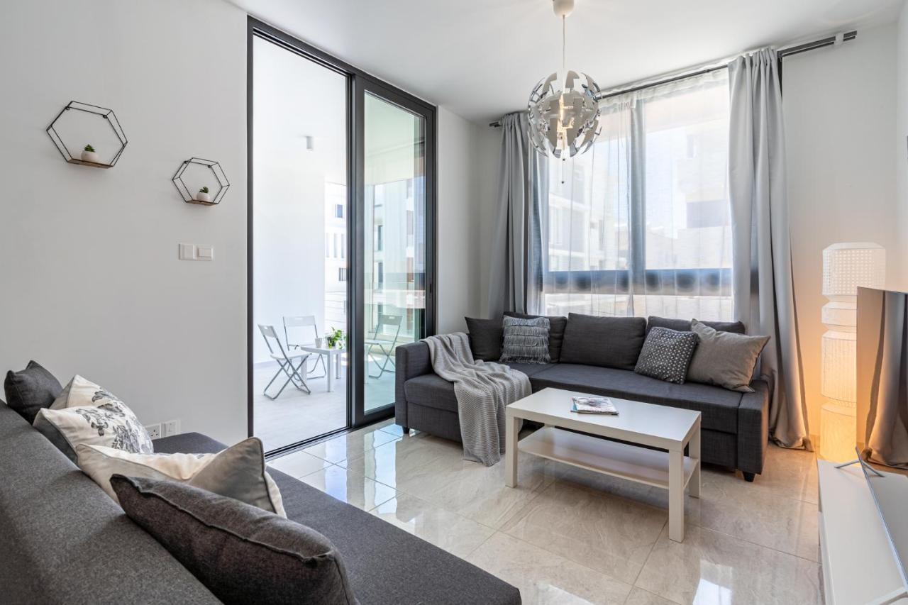 Lana 1-bedroom In Apartment *
