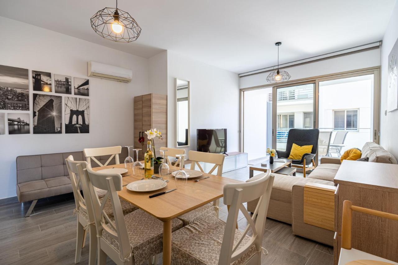 Honey 1-bedroom In *
