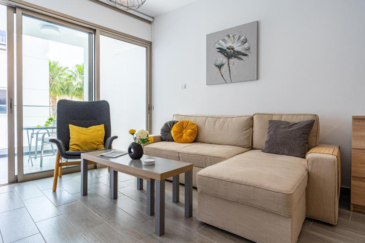 Honey 1-bedroom In Apartment *