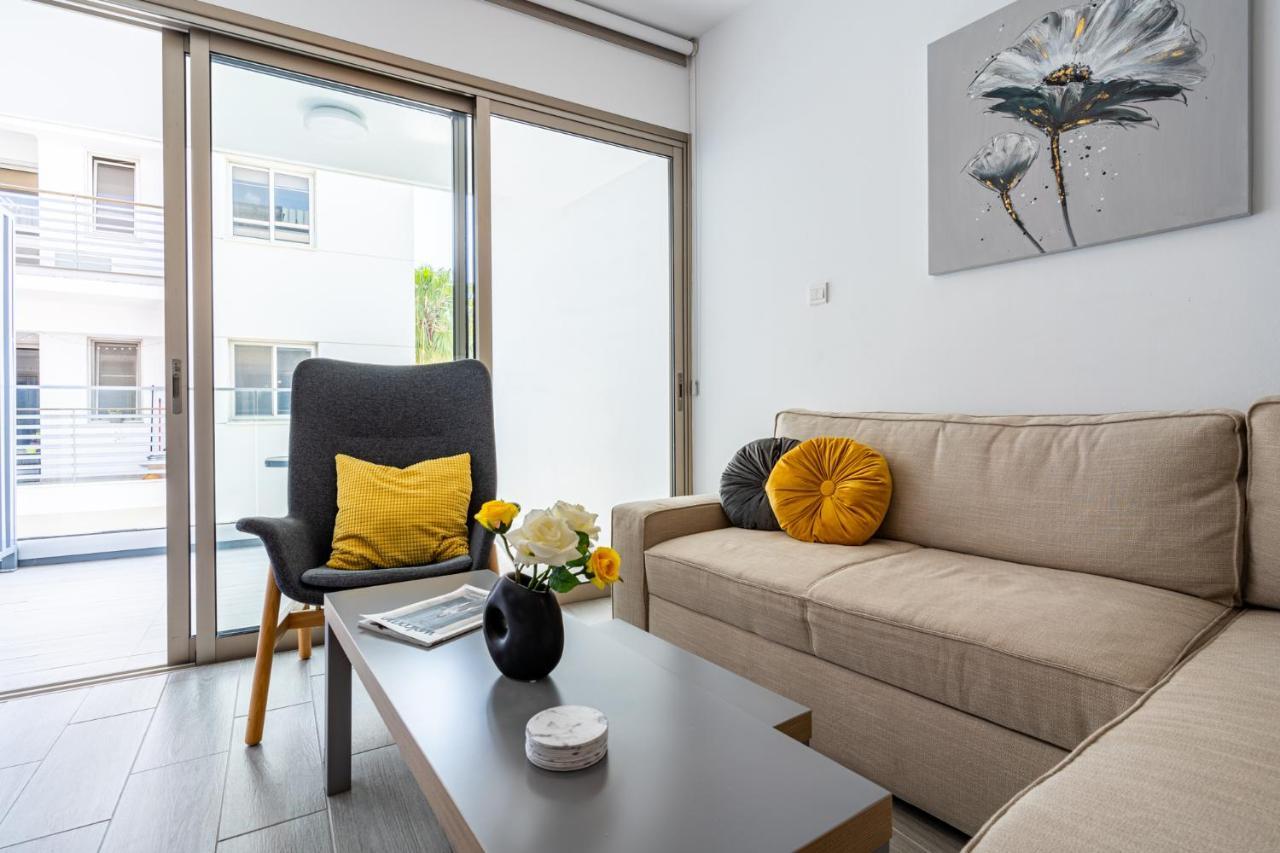Honey 1-bedroom In Apartment *