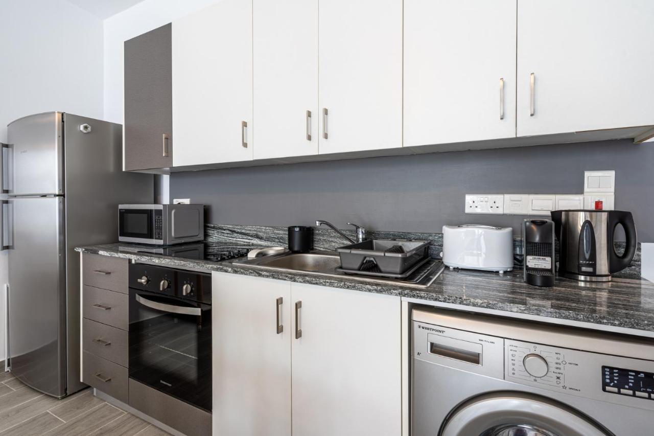 Honey 1-bedroom In Apartment