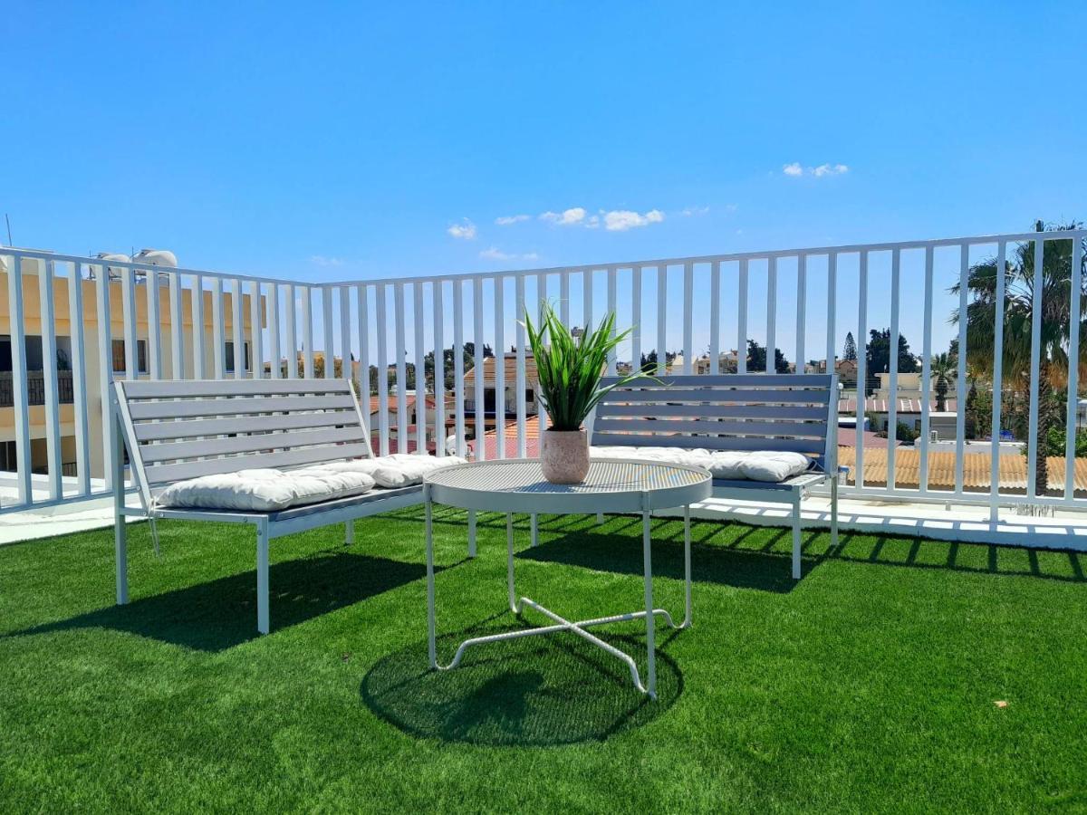 Pervolia Paradise 02 With Kosher Restaurant Apartment