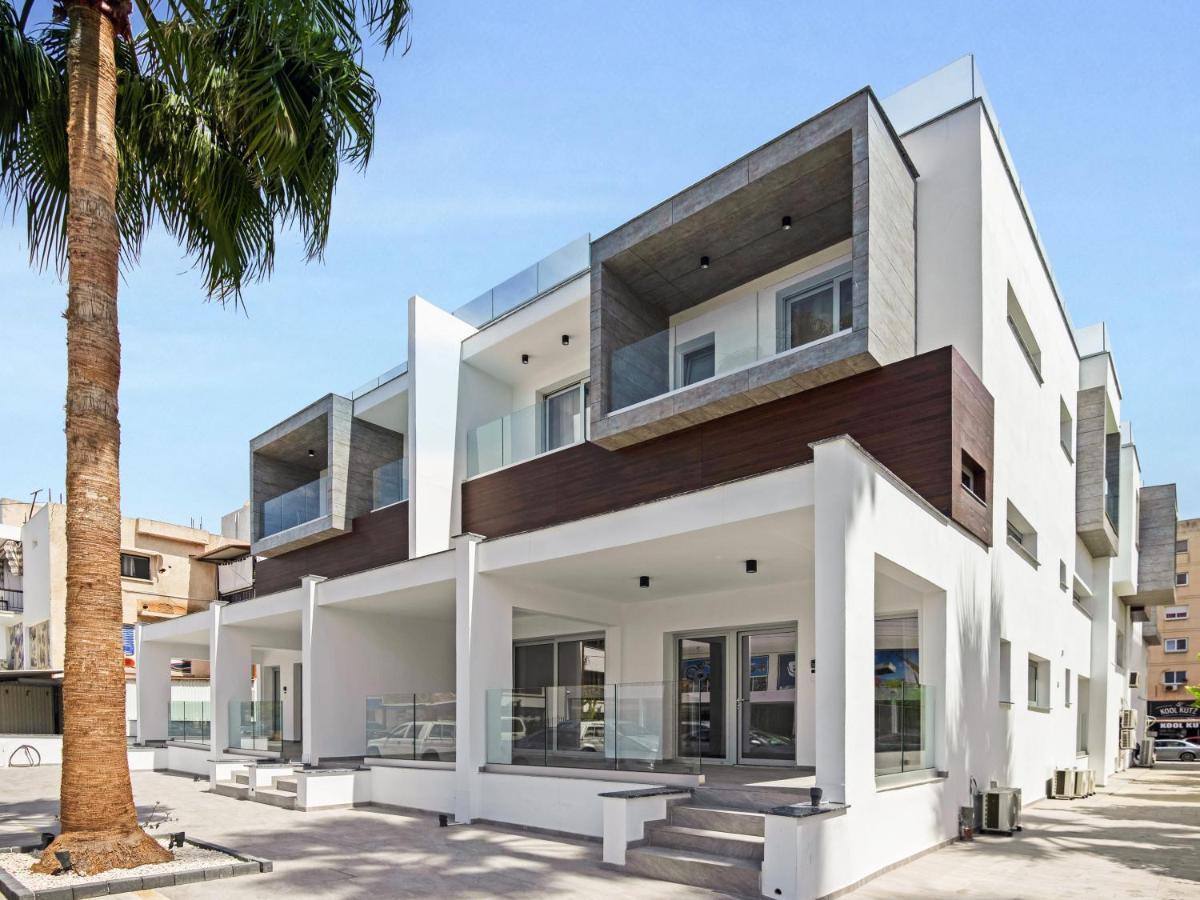 Sanders Crystal Apartment Larnaca