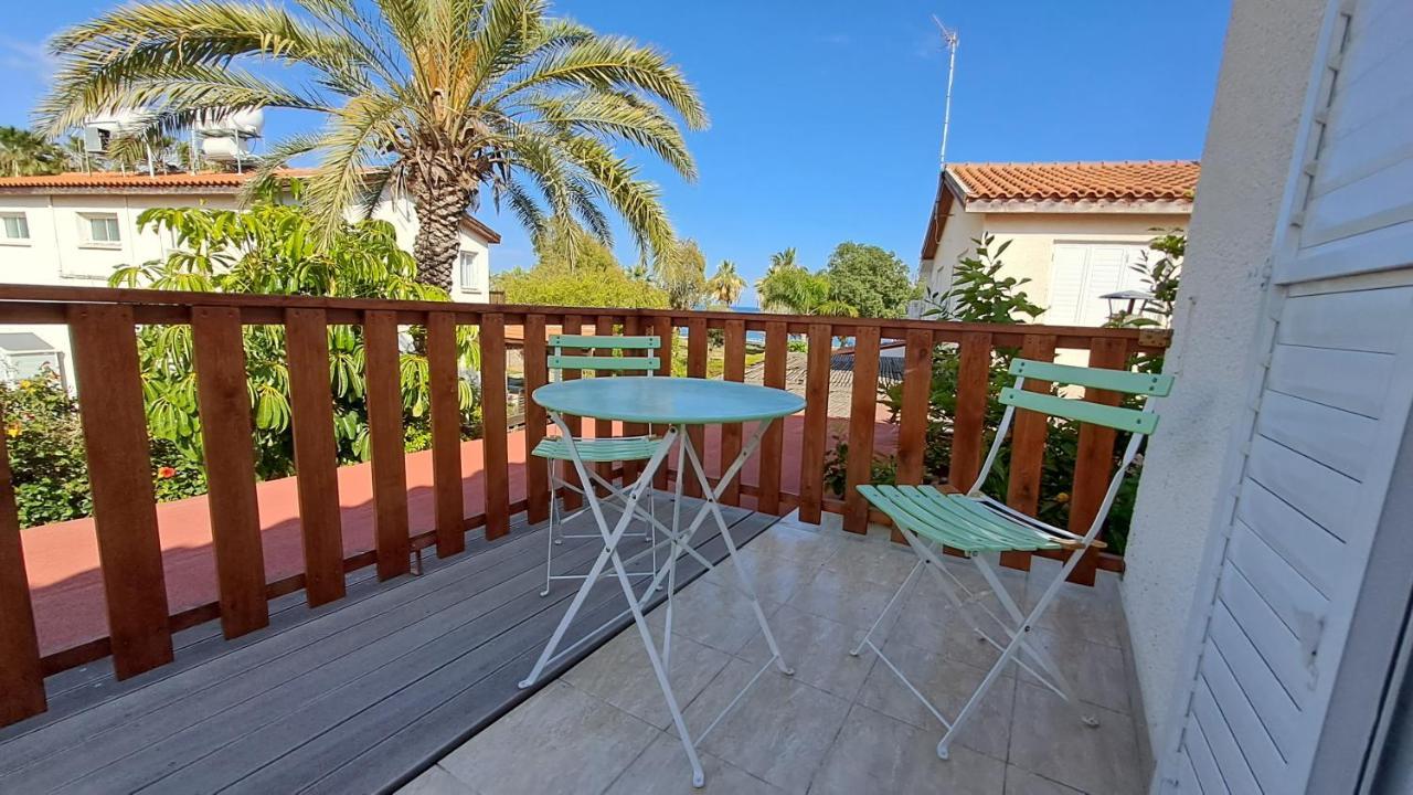 Relaxing Seaside Manors Larnaca
