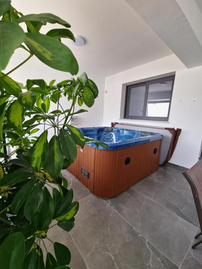 Apartment Carisa Deluxe With Jacuzzi *
