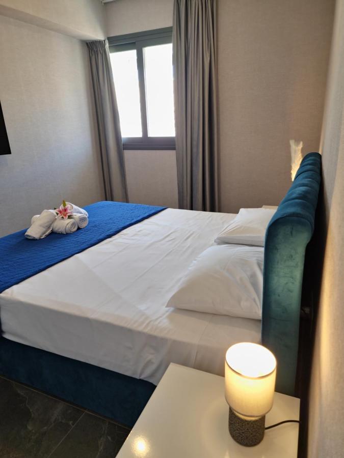 Carisa Deluxe With Jacuzzi Apartment Larnaca