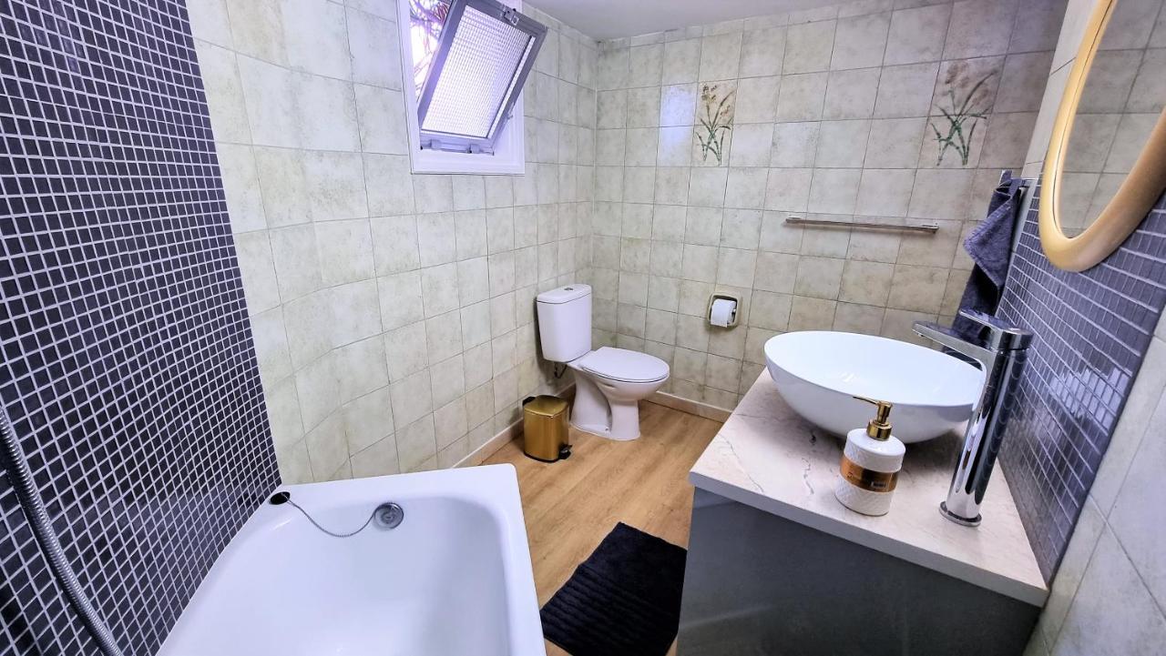 The Urban Oasis - Comfort 2br Near The Center, 200mbit Internet And Smart Tv Larnaca