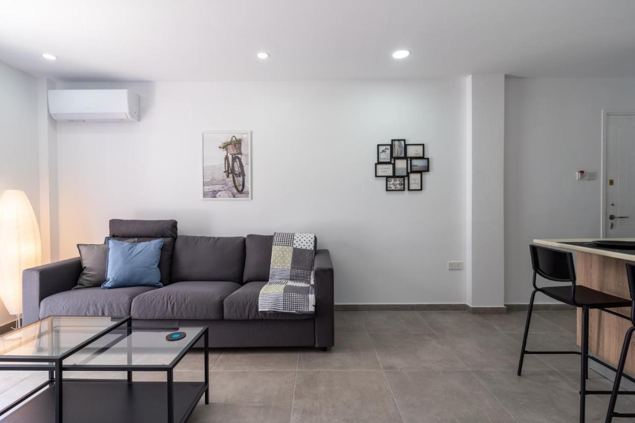 Odyssey - Captivating 2-bedroom Retreat In Apartment Larnaca