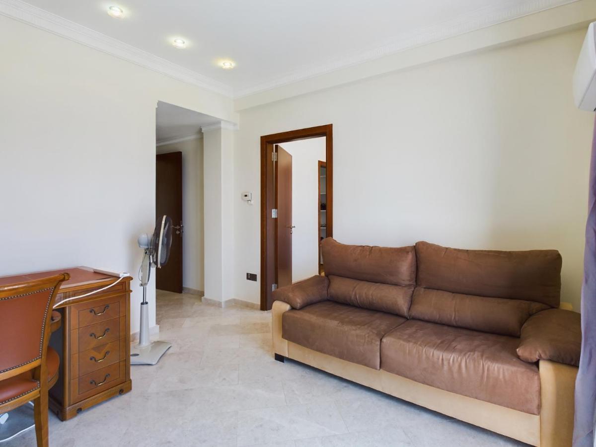 Amazing Frontline Villa Larnaca
