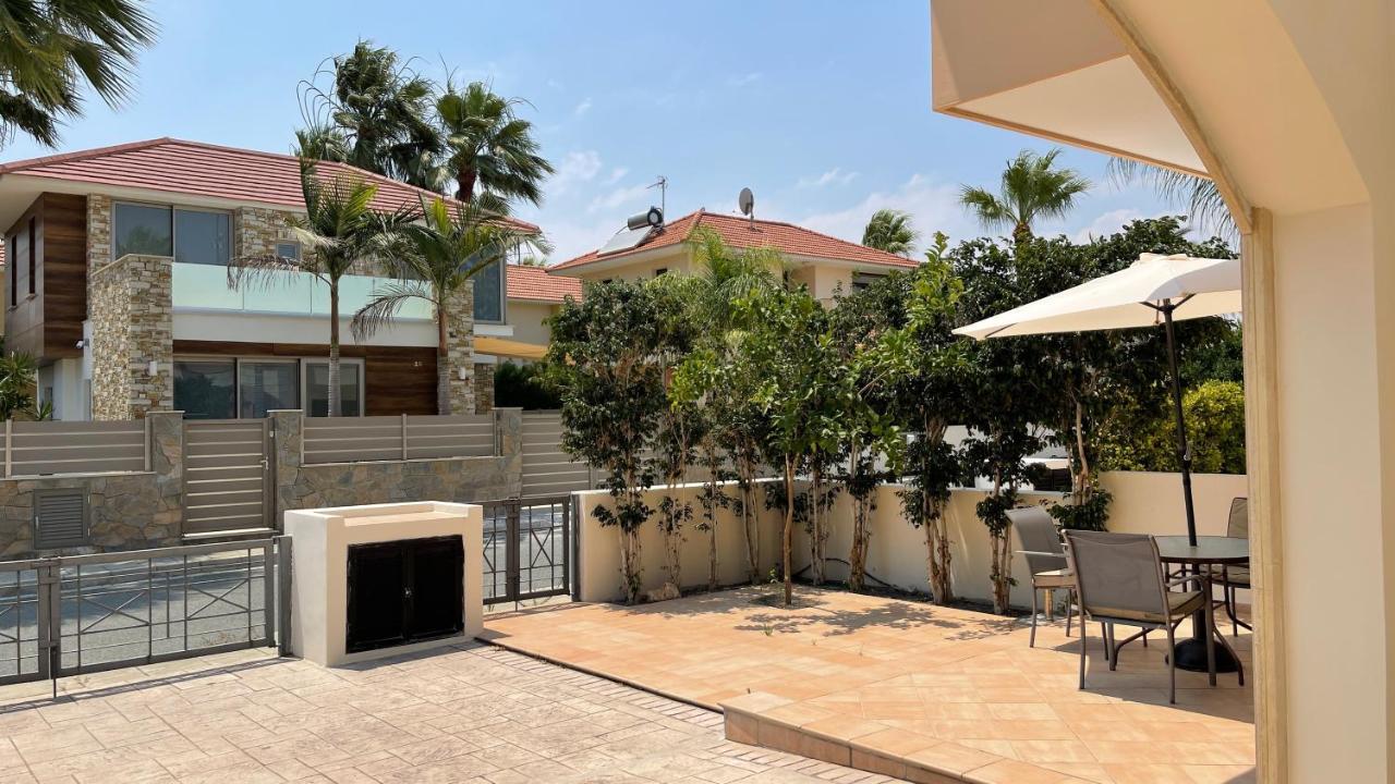 Enalos Villa *