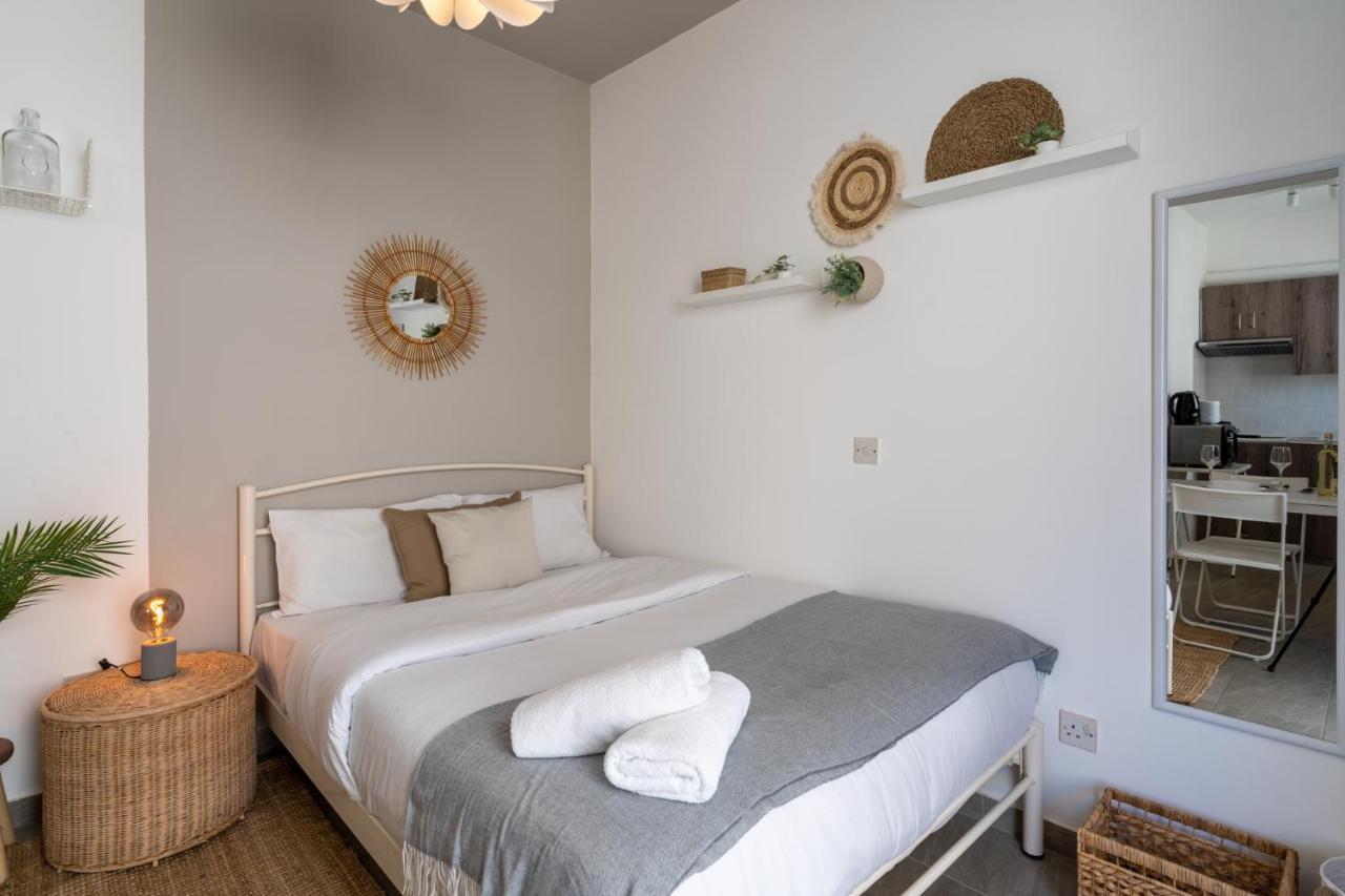 Orchid's Cozy In Larnaca