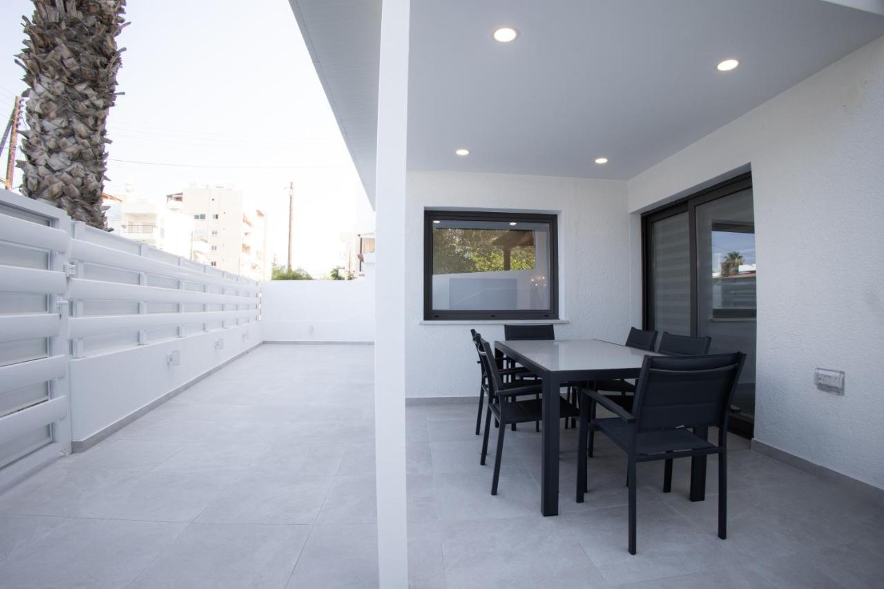 Phaedrus Living: Luxury Mackenzie Flat