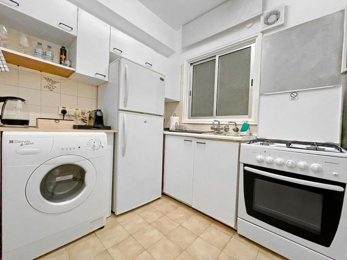 1br Seafront With Community Pool Apartment