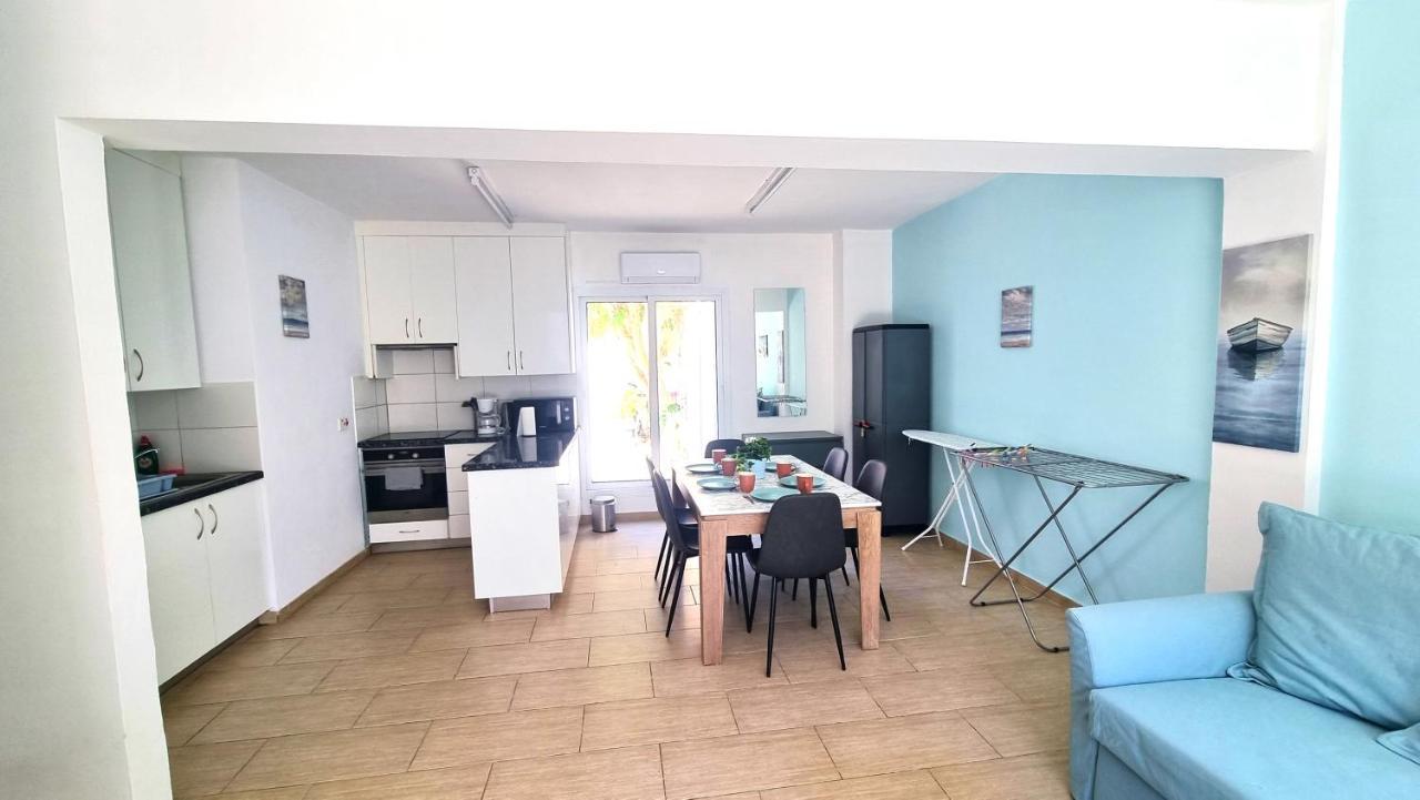Dream Escape 1 - 6 Min Walk To Kastella Beach! Apartment Larnaca