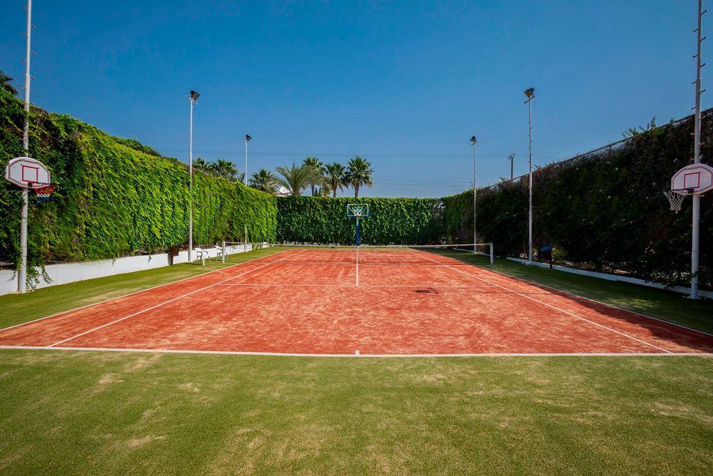 Resort Lordos & 4*