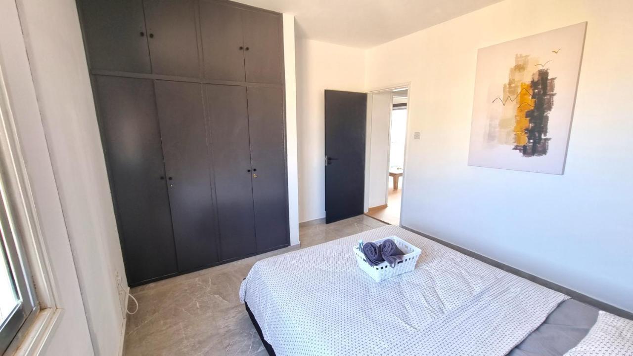 2 Apts - 12 Guests! Comfy And Unique Apt With 150mbit Internet Speed Apartment *
