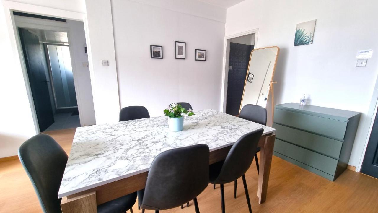 2 Apts - 12 Guests! Comfy And Unique Apt With 150mbit Internet Speed *