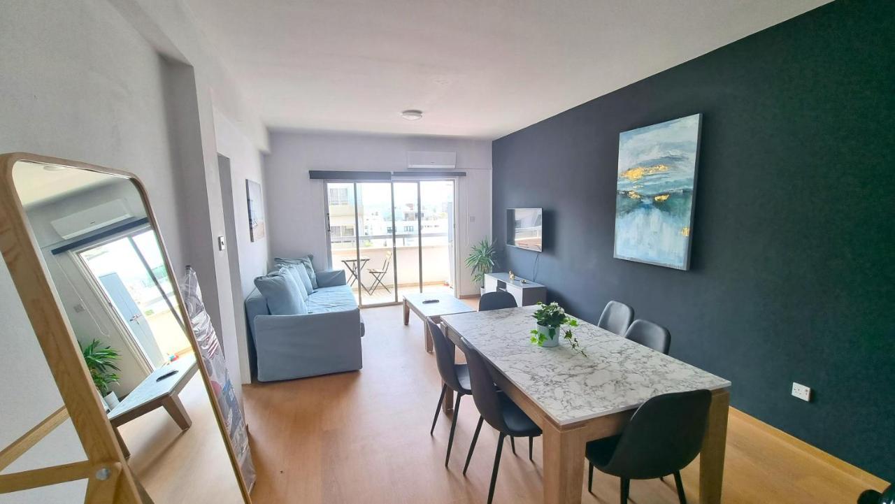 Apartment 2 Apts - 12 Guests! Comfy And Unique Apt With 150mbit Internet Speed *