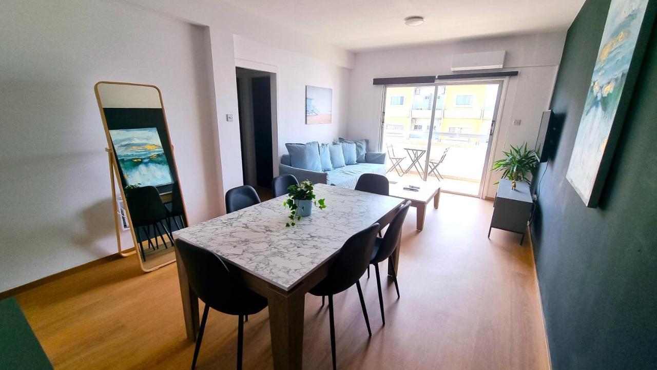 2 Apts - 12 Guests! Comfy And Unique Apt With 150mbit Internet Speed * Larnaca