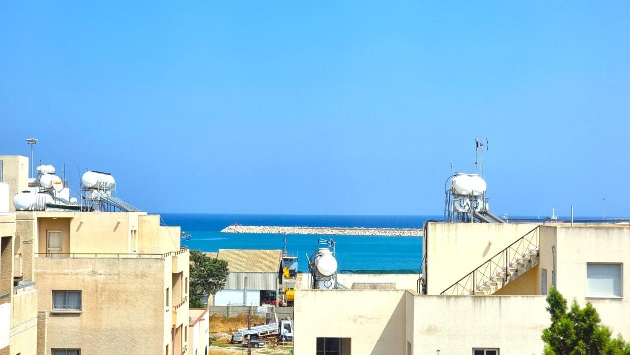 2 Apts - 12 Guests! Comfy And Unique Apt With 150mbit Internet Speed Apartment Larnaca