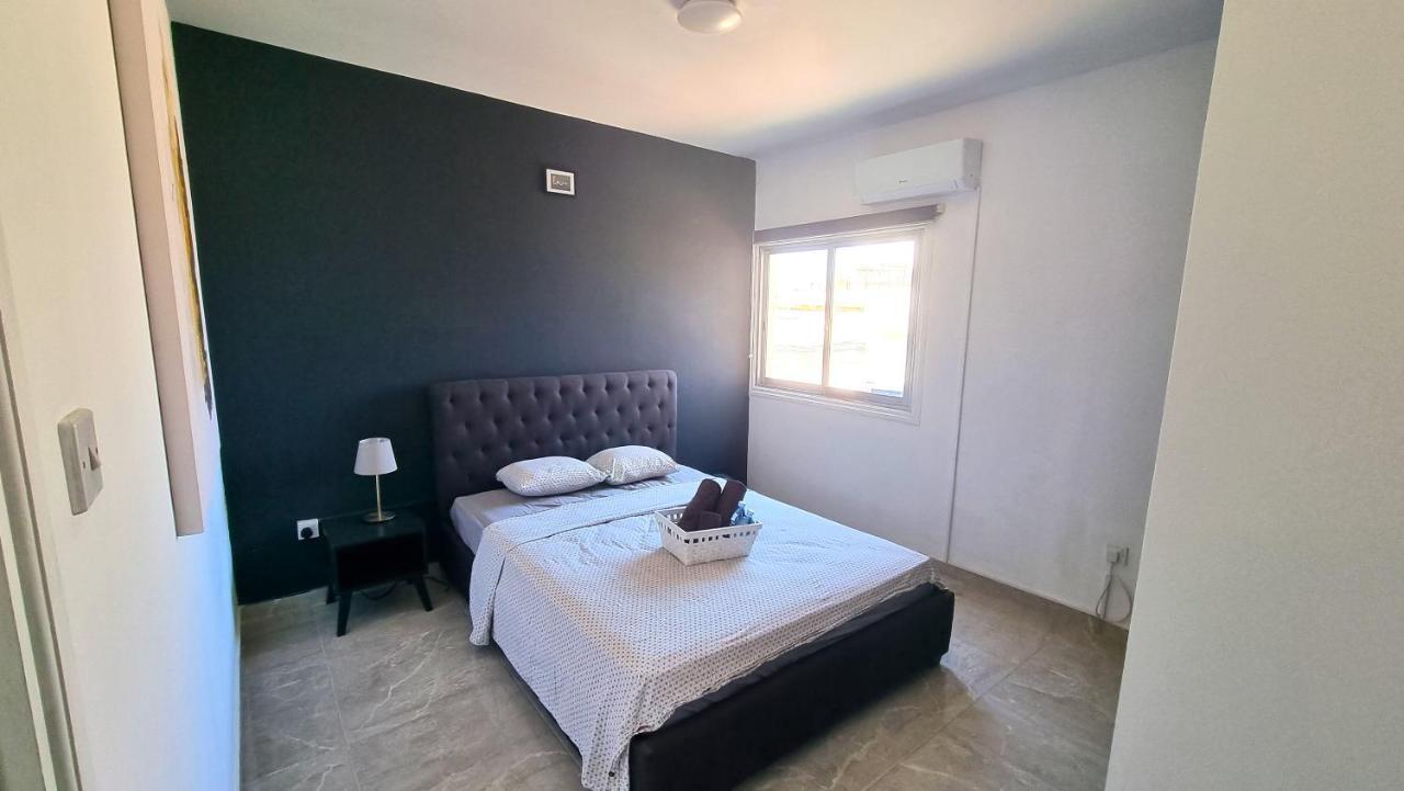 Apartment 2 Apts - 12 Guests! Comfy And Unique Apt With 150mbit Internet Speed
