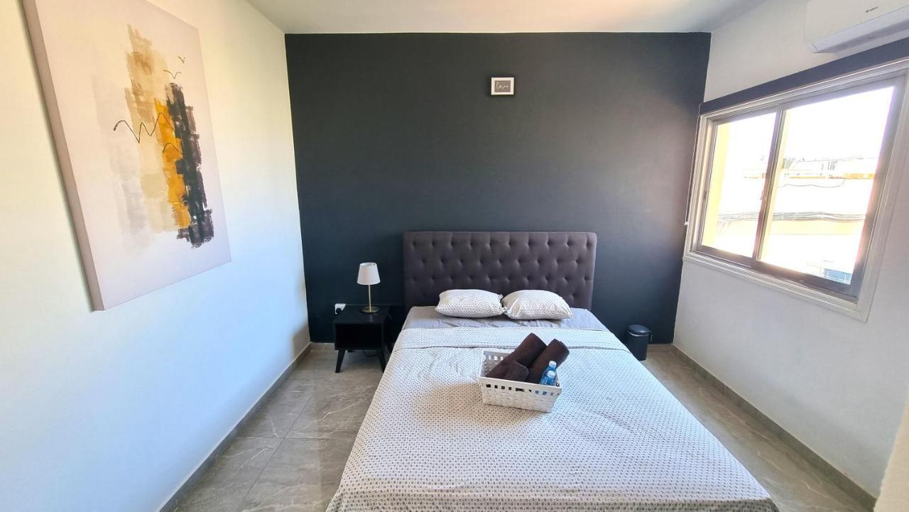 2 Apts - 12 Guests! Comfy And Unique Apt With 150mbit Internet Speed Apartment Larnaca