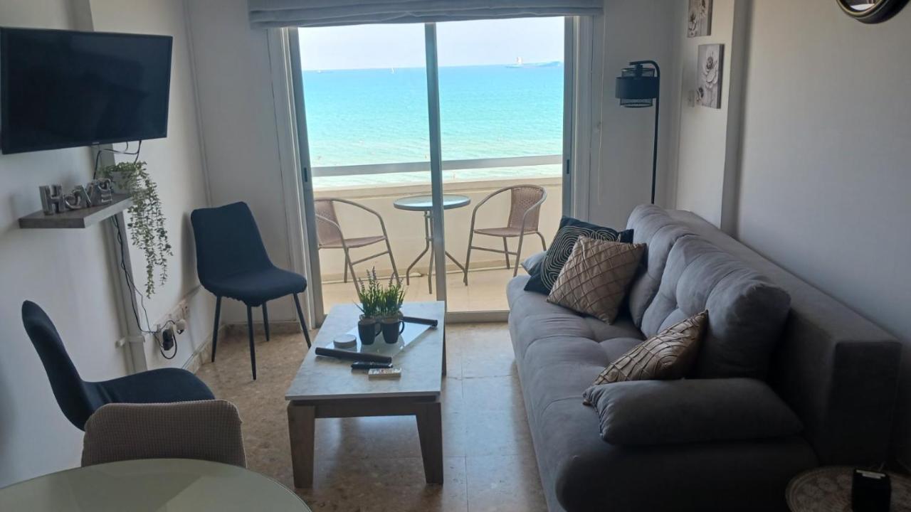 Apartment Quattro Beachfront Sea View Ap 53