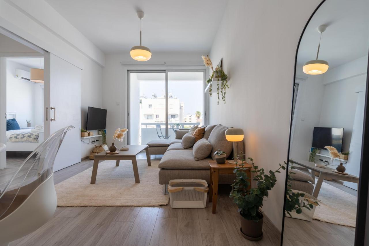 Hermes 2-bedroom In Apartment *