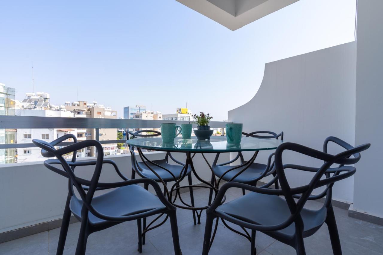 Citrus 3-bedroom In Apartment *