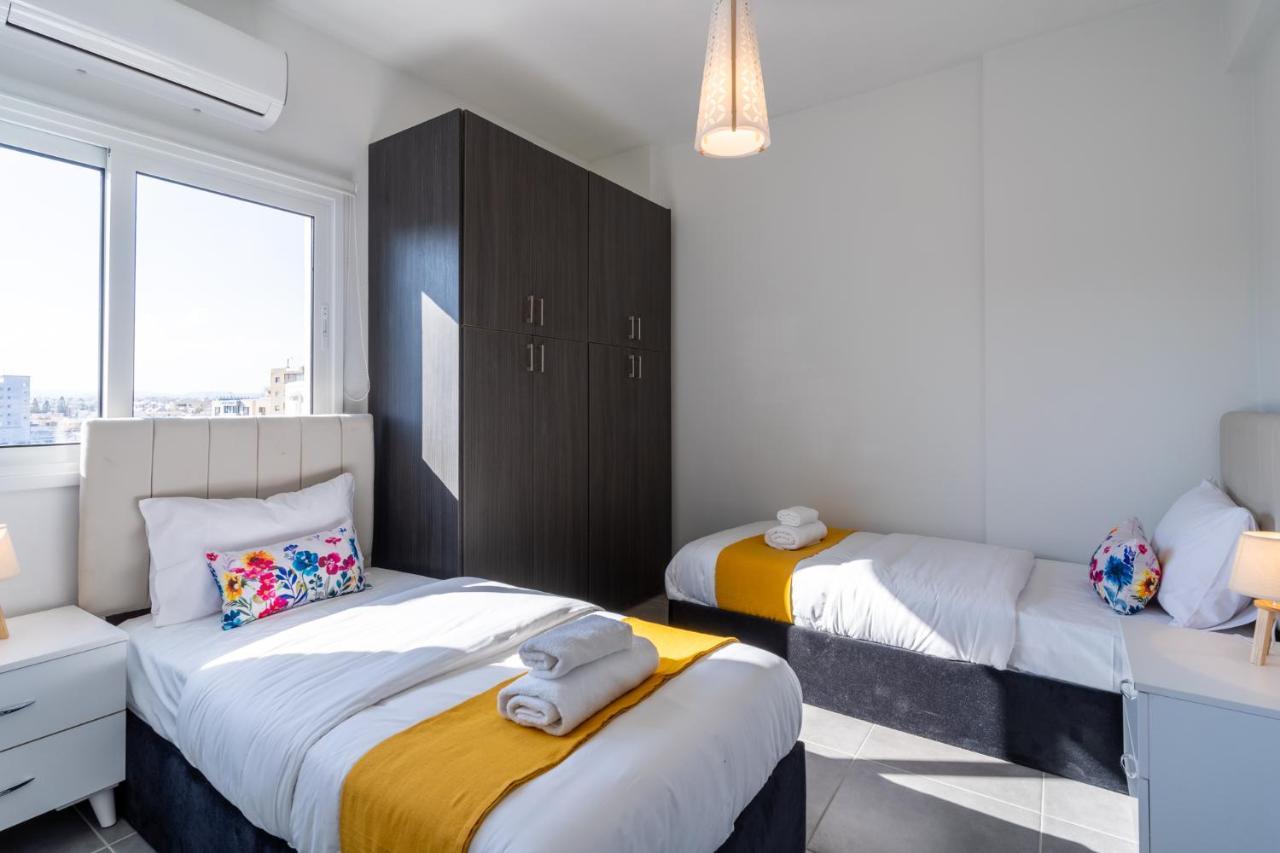 Emerald's 2-bedroom In *