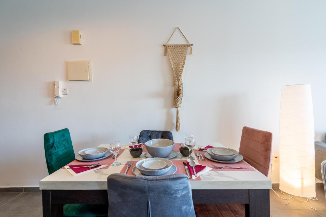Emerald's 2-bedroom In Apartamento *
