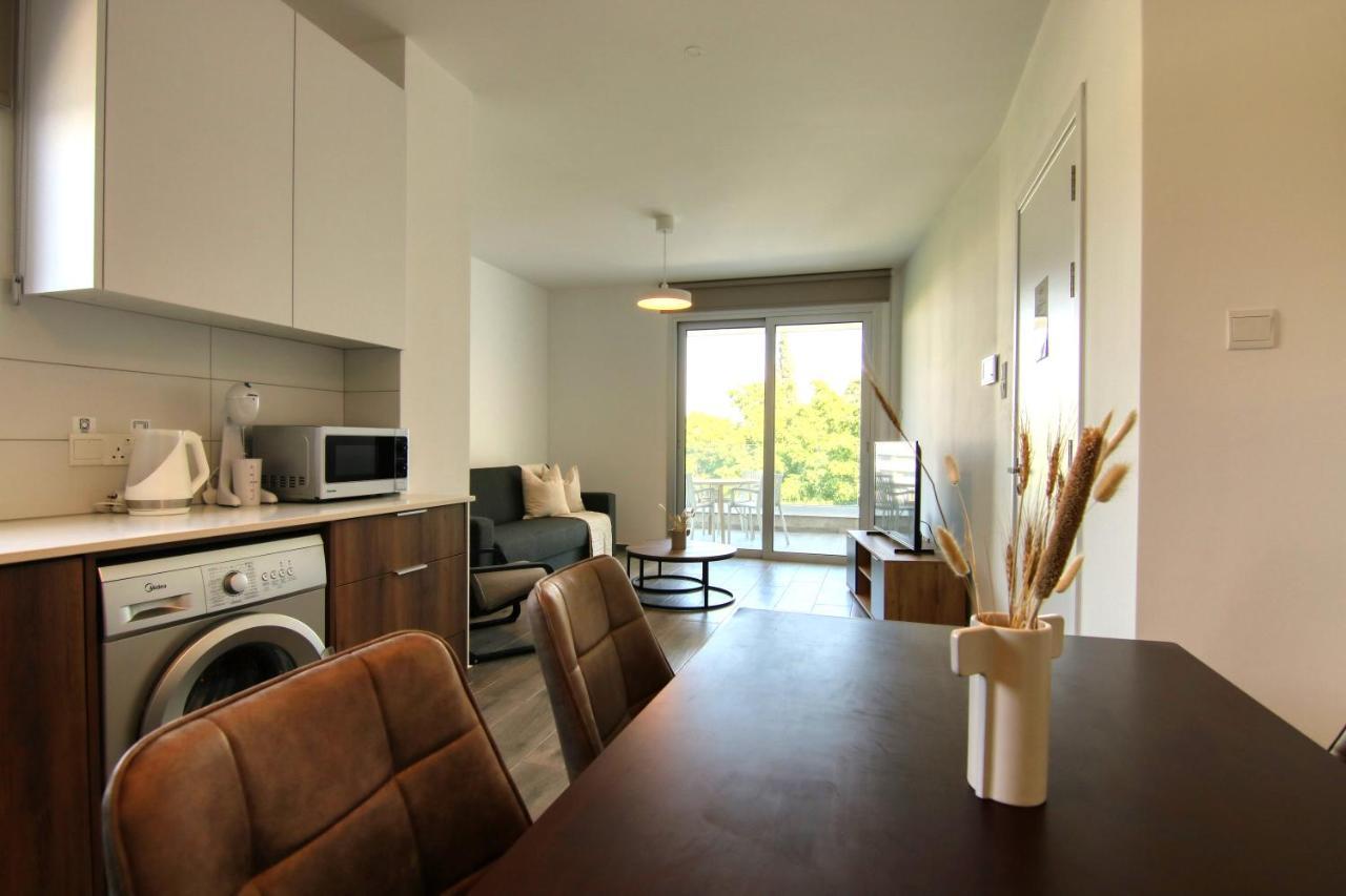 Phaedrus Living Coral Seabreeze Larnaca