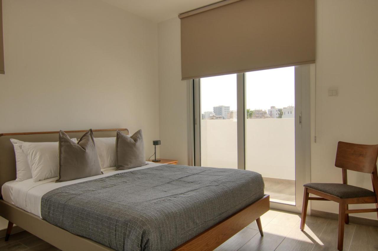 Phaedrus Living Coral Seabreeze Apartment