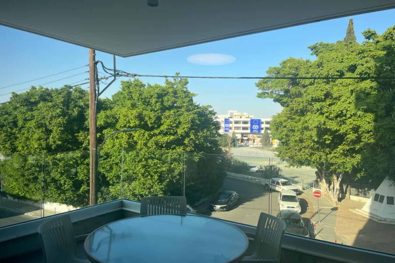 Phaedrus Living Coral Aura Larnaca
