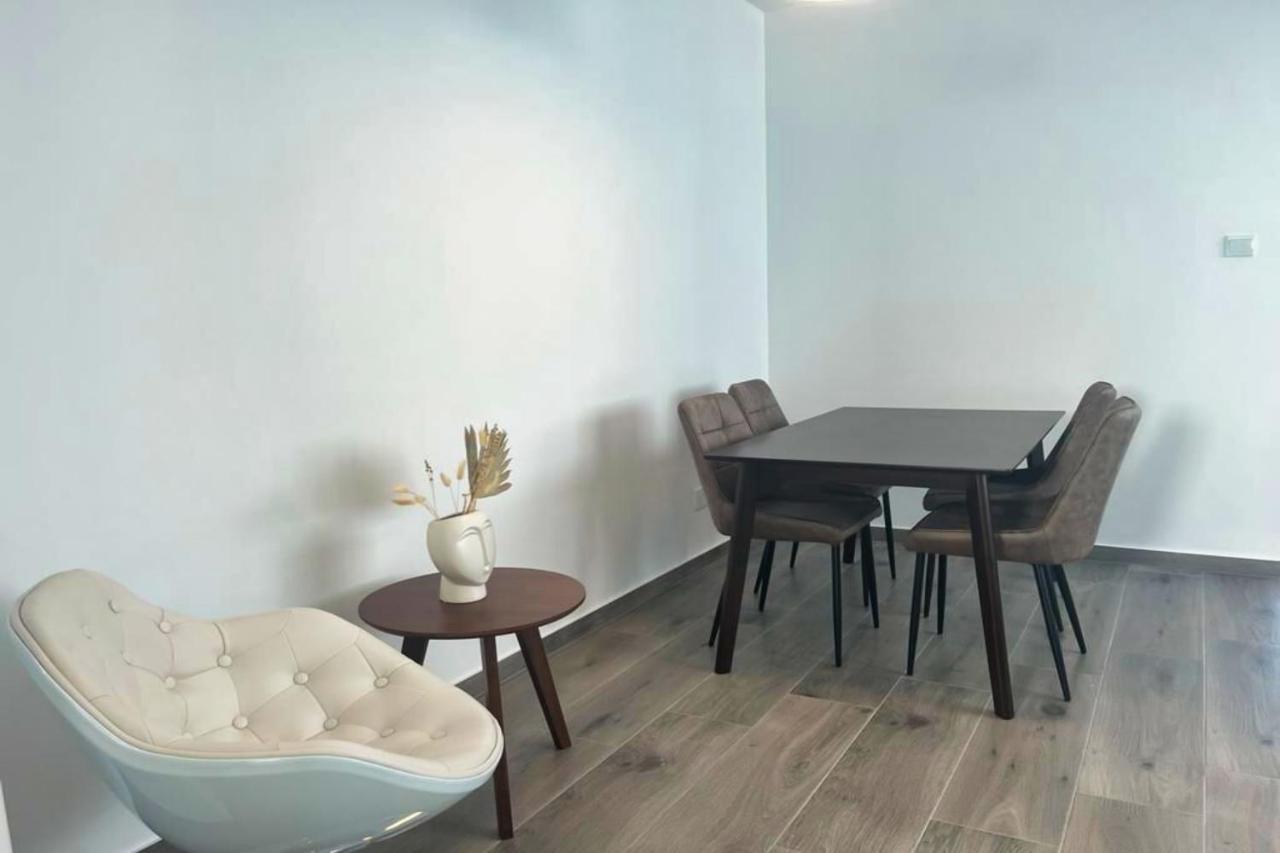 Phaedrus Living Coral Tranquility Larnaca