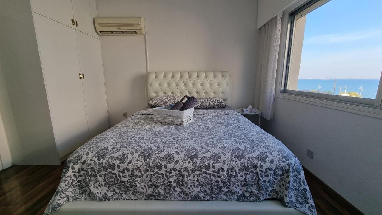 Stylish W/ Sea View + Pool + 200mbit Apartment