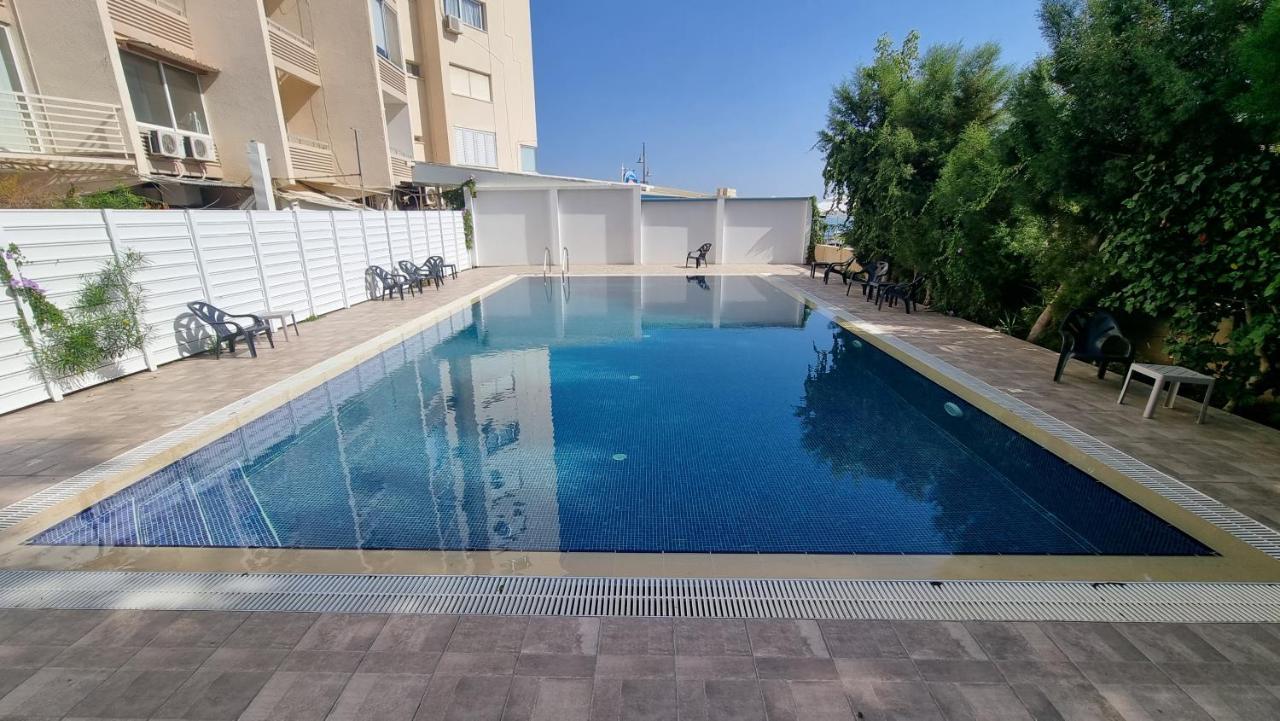 Stylish W/ Sea View + Pool + 200mbit Larnaca