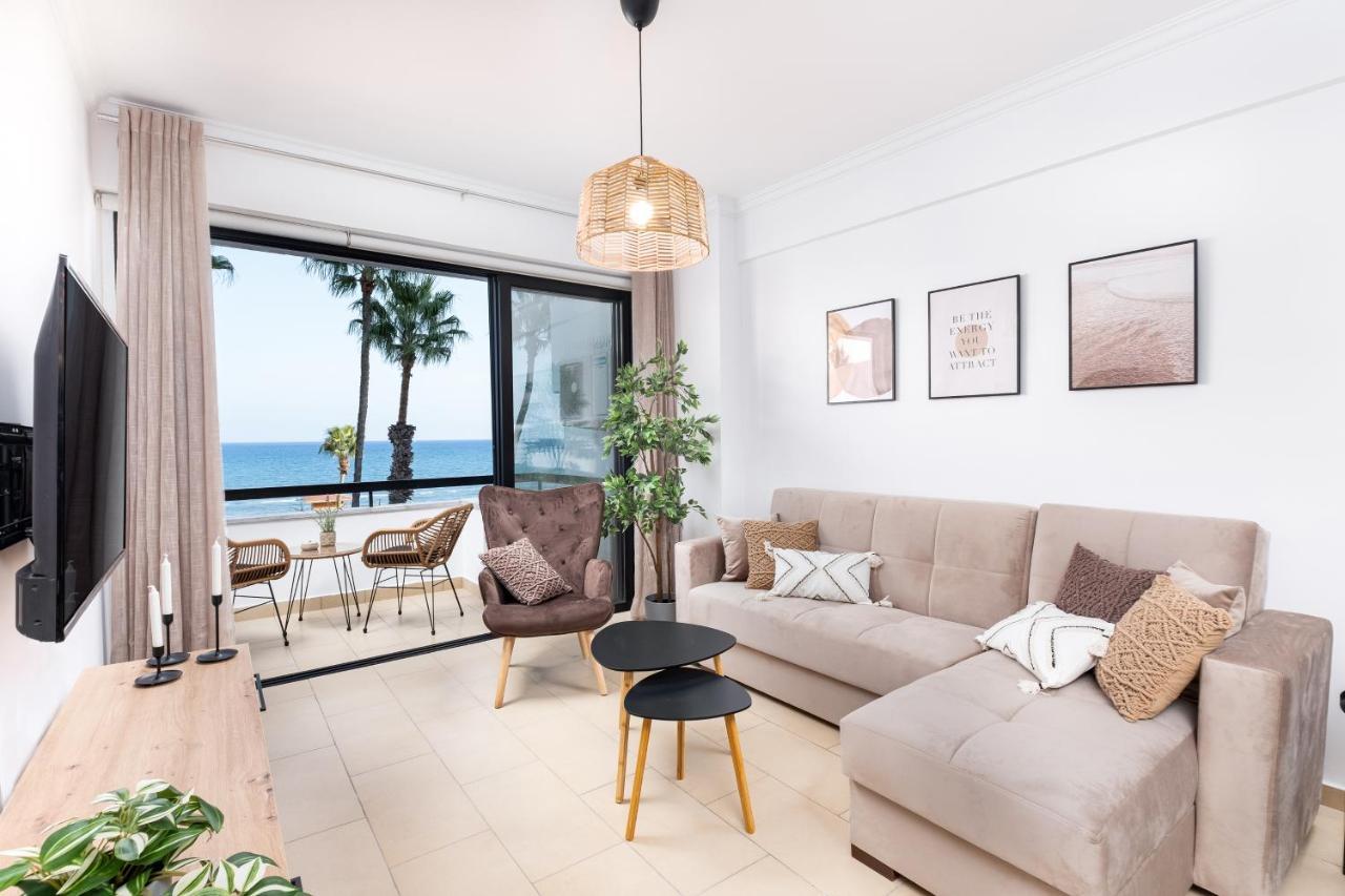 Apartment Quattro Beachfront Sea View Ap 206 Larnaca