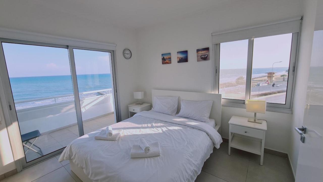Apartment Wave Larnaka