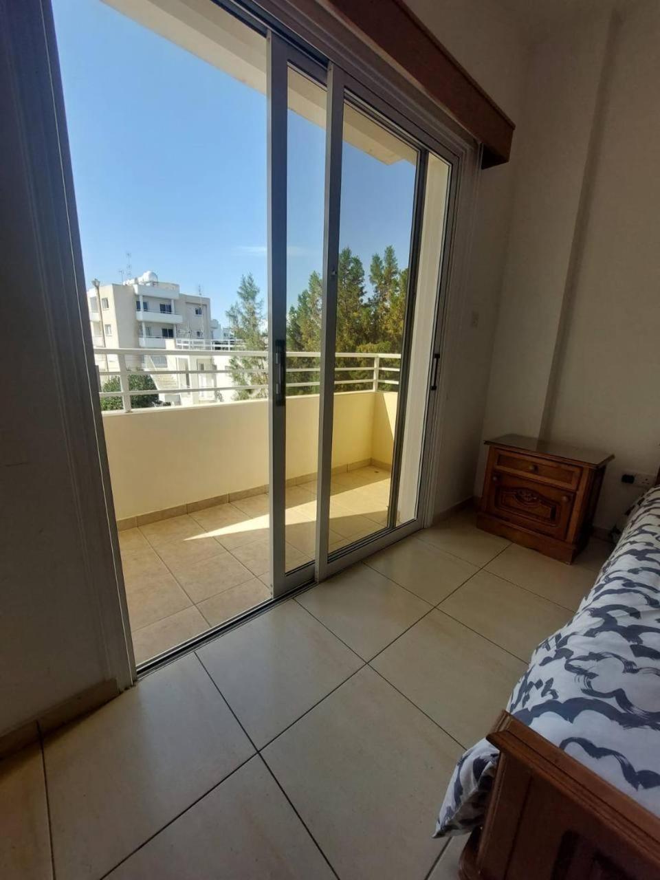 Sunny 2 Bedroom Center Apartamento Lárnaca