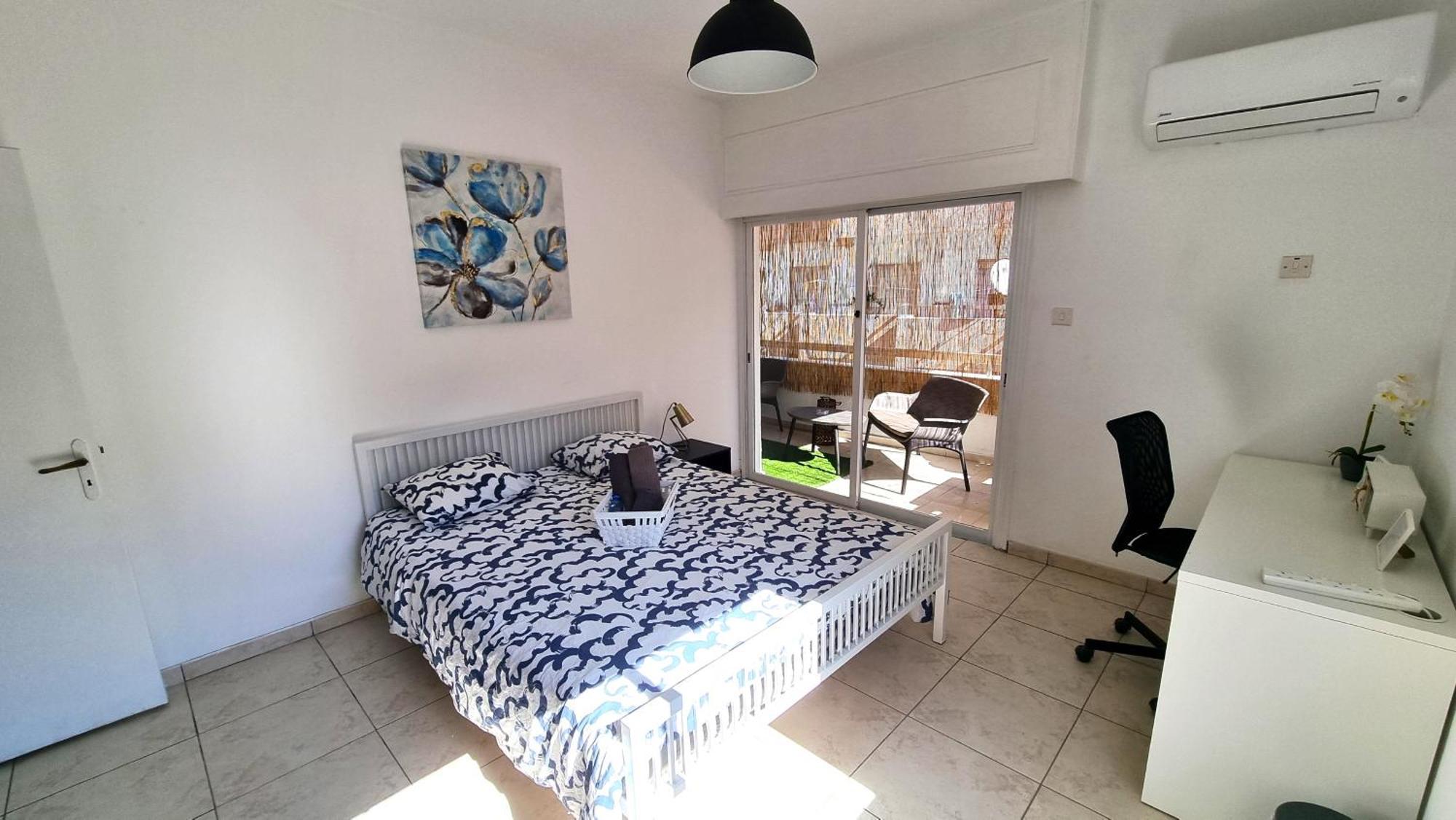 Center 2br W/ Parking And 250m Walk From Apartment