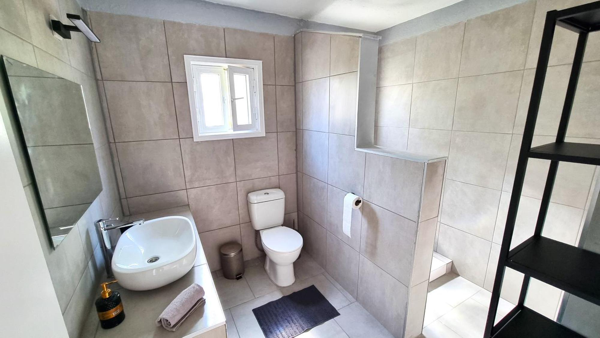 Center 2br W/ Parking And 250m Walk From * Larnaca